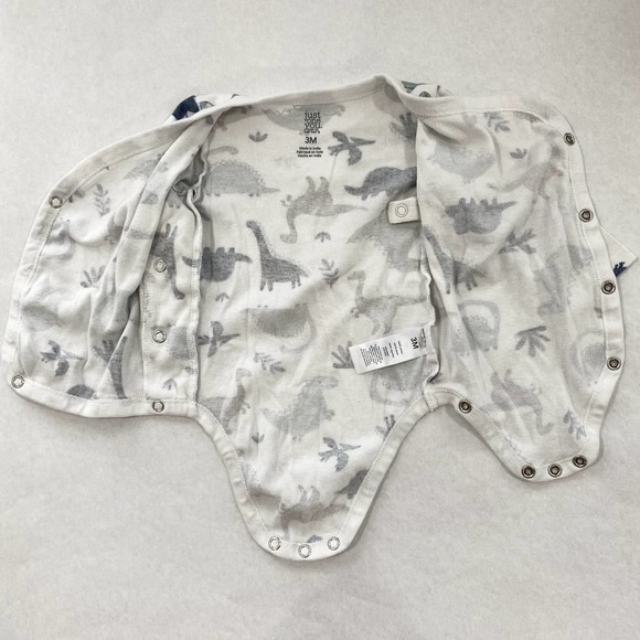 Set of Long Sleeve Onesie bodysuits by Carter's 100% Cotton - Picture 15 of 16